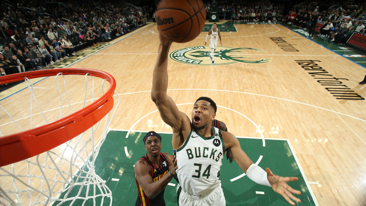 雄鹿大胜老鹰，稳固领先