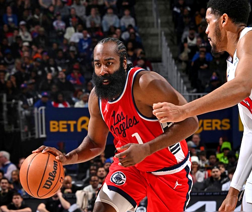 活塞大胜步行者,止住失利 活塞大胜步行者,止住失利