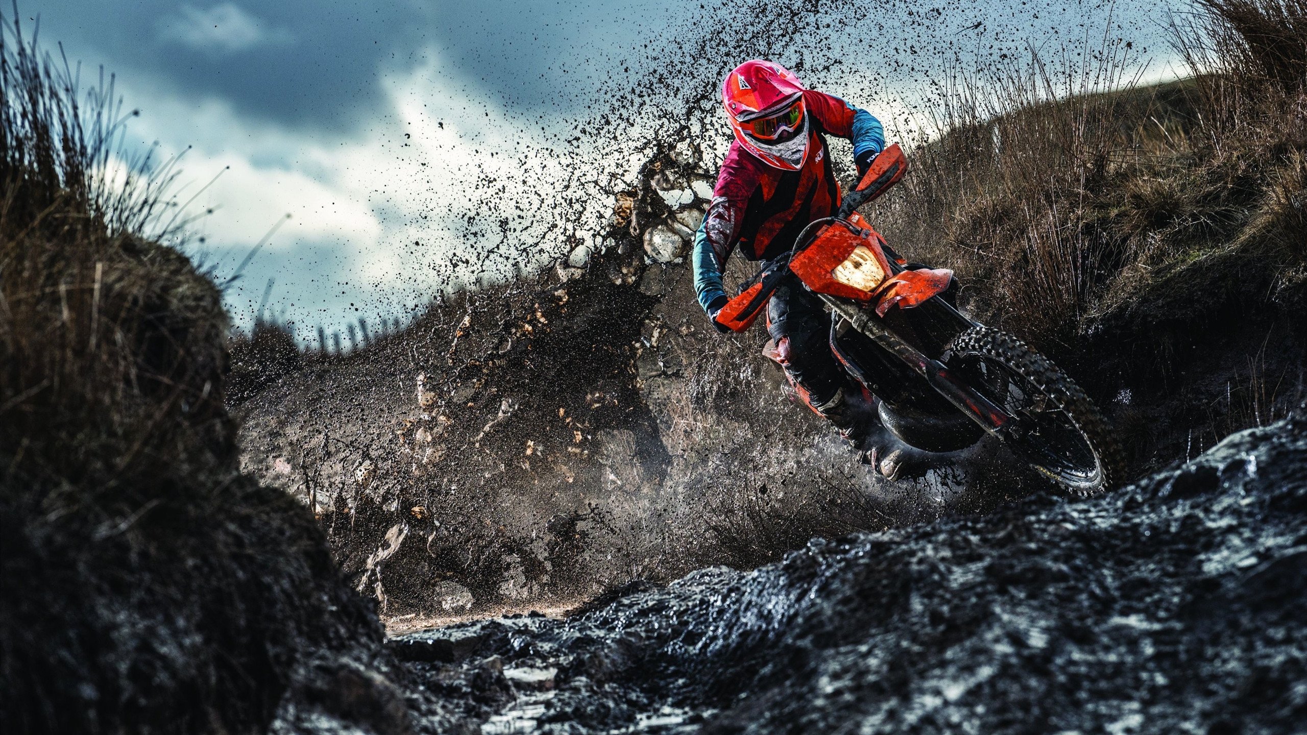 引擎咆哮与地板震动，F1街道赛焦点战，勇士强势拿下骑士