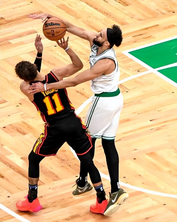 开云体育官网-猛龙险胜快船，塔图姆成为关键先生